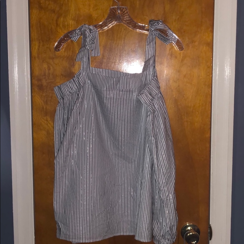 Off the shoulder LS white & blue Michael Kors